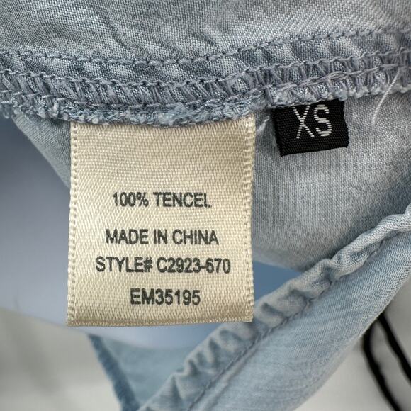 Cloth & Stone Denim Tank Top WMNS XS Blue Faded Colorblock Sleeveless Scoop Neck - Picture 6 of 7